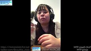 Hey, wanna see rookie Sakura Asakura's selfie chaku-ero video?