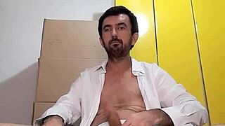 Check out this sexy guy's big dick squirting! 😏