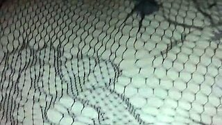 رذاذ مني متدفق منحنية في الدوجي