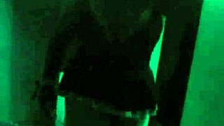 vaya TETAS de la MUCHACHA de LIMPIEZA y como CHUPA mi POLLA