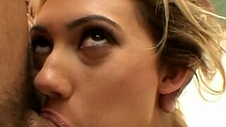 Nice pussy with natural tits 😍