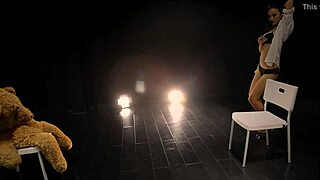 Beautiful Xiao Xiao's creative dance performance