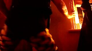 Big booty Australian slut twerking her huge ass