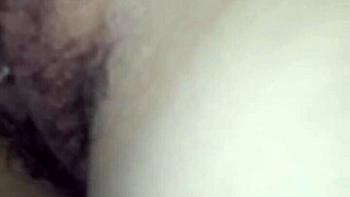 ¿Qué tan rico folla ese coño jugoso y chorreante?