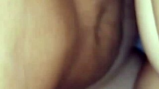 ME GRABO MIENTRAS MI VECINO ME COJE Y ATA Y JUEGA CON MIS PEZONES NIPPLE BONDAGE