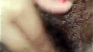 Watch This Novinha Squirt And Pee From Her Hairy Pussy?