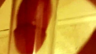 Watch this straight polish german man pump his penis with a tube!