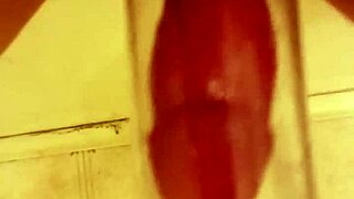 Watch this straight polish german man pump his penis with a tube!