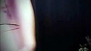 I am a horny MILF nympho dancing dirty and inviting you to admire my body while I masturbate.