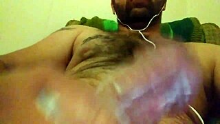 Watch mr haller masturbate solo in this provocative session?