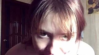 loves to suck big dicks 😍