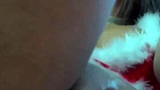 Wow, lihat cewek sempurna 18+ nge-slamming dildo dalam lubang ketatnya di Chaturbate! Panas banget! 🔥