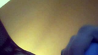 leftyxlucci enjoys some self-pleasure in her room.