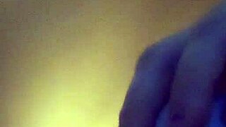 leftyxlucci enjoys some self-pleasure in her room.