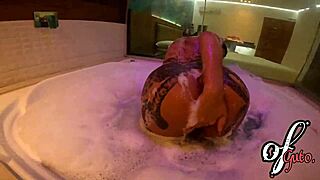 antes da hidromassagem, difícil resistir a essa gostosa 😍 - biamorenamg