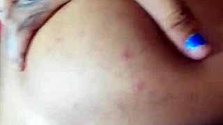 Morena corrida en su culo grande