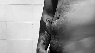 Me masturbo pensando en mi vecina sexy