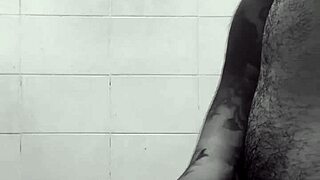 Me masturbo pensando en mi vecina sexy