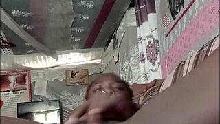 EBONY SLUT MASTURBATES TO CREAMPIE AND SQUIRTING