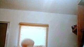 sassy70 fucks her pussy with a dildo 😍