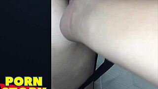 lucky guy watches wife get oral 😍