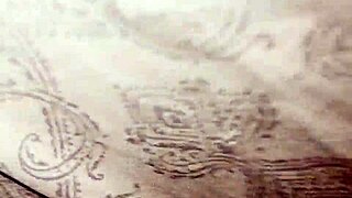 does this amateur girlfriend take a huge dildo like a pro?