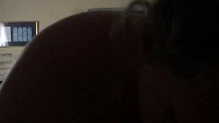 Lunchtime Fun: Amateurs Engage In Detailed Blowjob Activities At Lunchtime