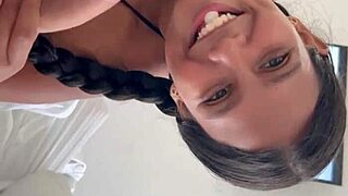 recepcionista del hotel es follada por huésped cuando va a cambiar las sábanas, blowjob and cowgirl