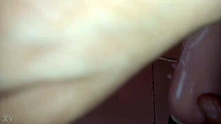 Hot wife reaches orgasm with amateur