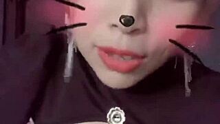 บราบีบหน้าอกใหญ่ของสาวในชุดชั้นในแน่น