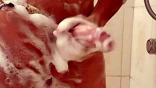 me encanta pajearme en la ducha 💦
