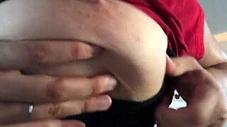 Gostosa da academia, quase pega malhando nua no flagra!