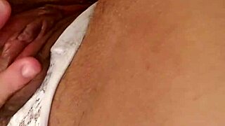 novinha moaning deliciously in homemade masturbation part 1