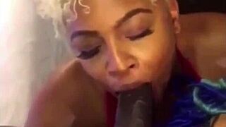 ترانسات إيبوني جميلات يمارسن الجنس الجامح ويمصصن زب أسود كبير يثير الجميع