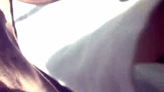 Wow! Kradnutie pohľadu pod sukňu v Louvri, neveríš?!