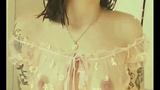 Kawaii woman shows tits in bedroom