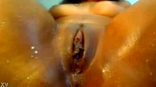 Webcam fisting and squirting