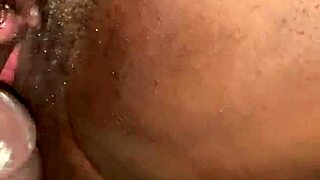 Momento de squirt selvagem da Kourt vai te deixar com vontade de mais.