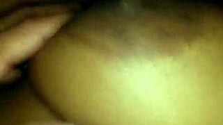 جمال سوداء منحنية للدوجي ستايل في لقاء ساخن