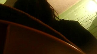 grabando chica en fiesta ewee 1