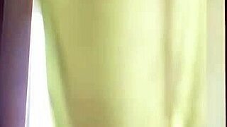 Venezuelan Escort Delivers Wild Action!