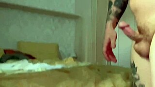 We need to be quick and quiet while licking 😋