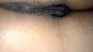 Ellen Sabrina își masturbează pizda matură latină