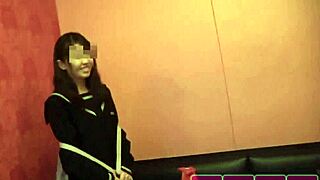 โย่ ฉันแอบดูหน้าอวบใหญ่ของเธอตอนเปลี่ยนเสื้อหน่อยได้ไหม?