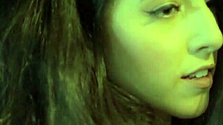 غارق في النشوة أنيك حبيبتي وبوس صديقة متزوجة