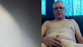 lionel gérard se masturbe