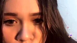 em oi vung tha rang veu to se in a casual setting