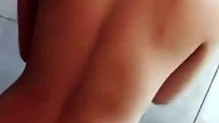 I Am E Trang Nguyen Exposing My Body In Web Chat While Bathing