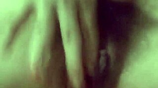 Girl masturbates with toys, so hot?