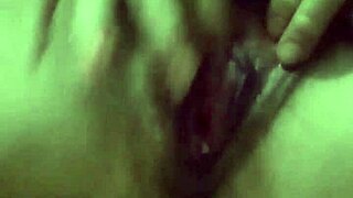 Girl masturbates with toys, so hot?